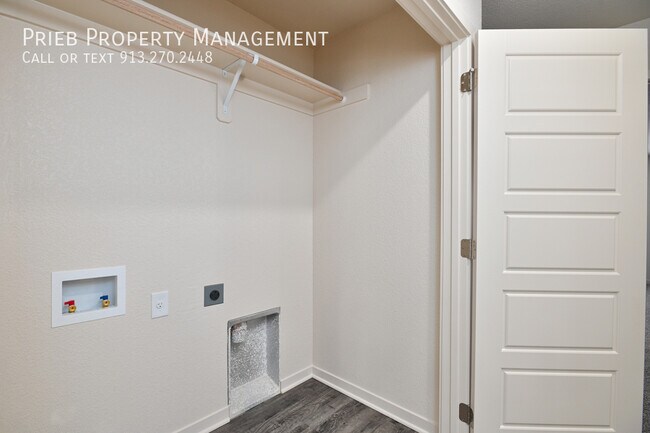 Building Photo - 3253 N 103rd Pl