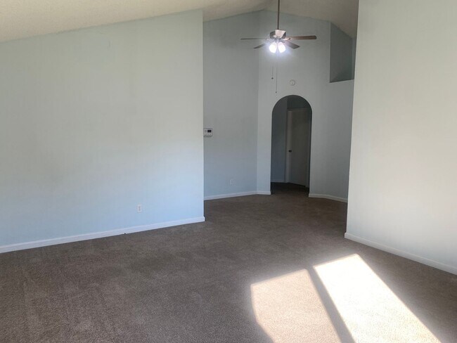 Building Photo - Beautifully Maintained Fairfield Home is A...