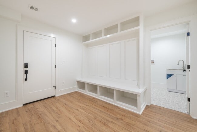 Building Photo - 67 Eliot St