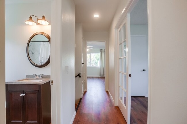 Building Photo - 543 Edna Way