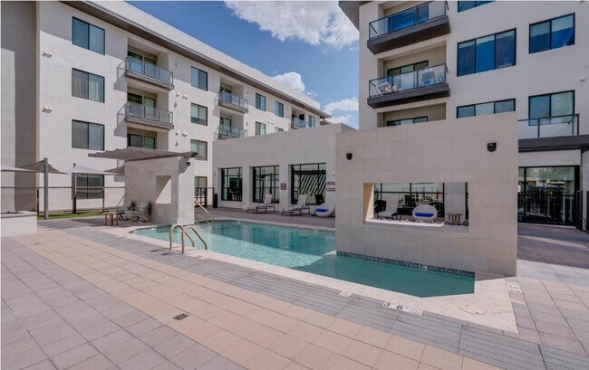 Building Photo - 7300 E Earll Dr
