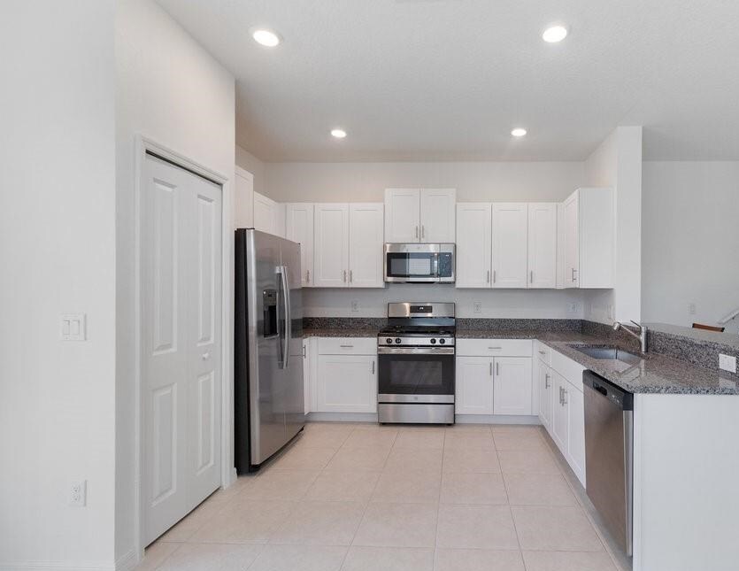 Building Photo - 8305 Crescent Oaks Dr