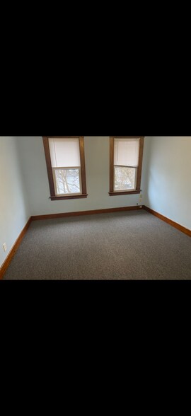 Building Photo - 156 S Broad St