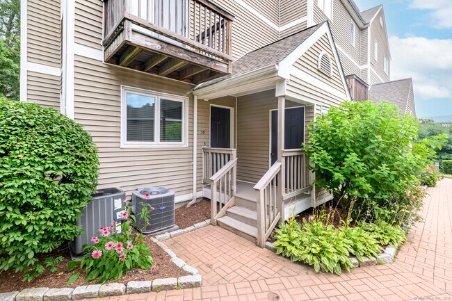 Building Photo - 39 Glenrock