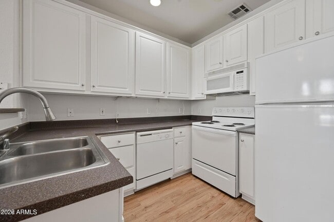Building Photo - 4455 E Paradise Vlg Pkwy S
