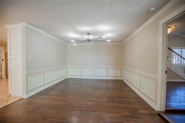 Building Photo - 1627 Fall Valley Dr