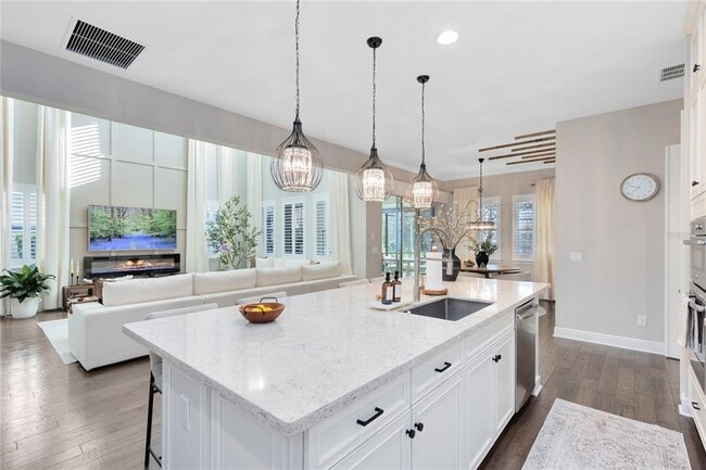 Building Photo - 9374 Reymont Street