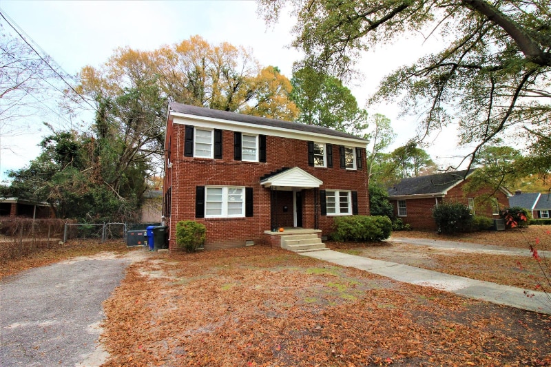 Building Photo - 505 S Oak St