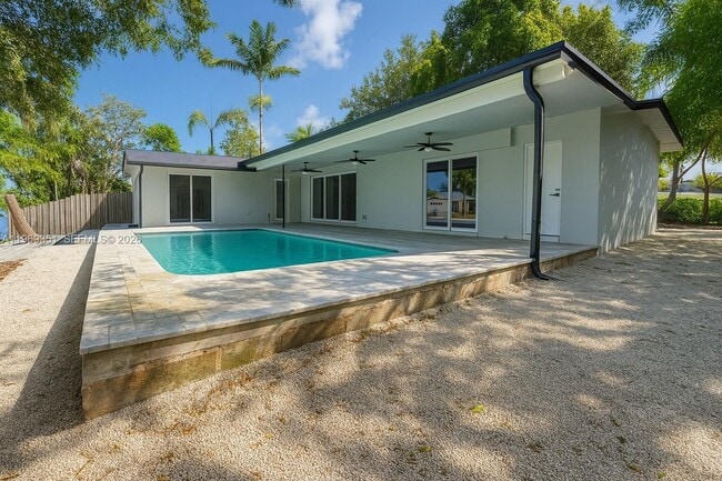 Building Photo - 3801 NE 16th Terrace