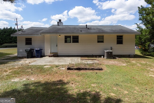 Building Photo - 1312 Cooper Rd