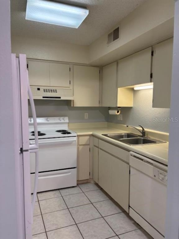 Building Photo - 2690 Coral Landings Blvd