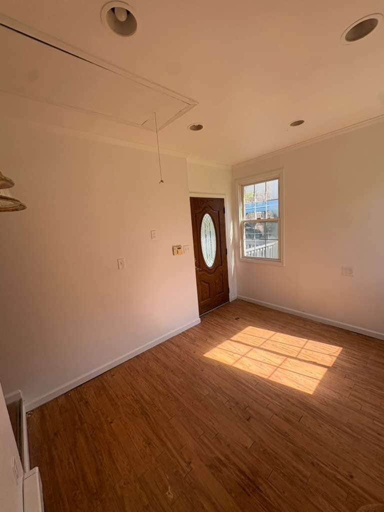 Building Photo - 8 Delano Grove