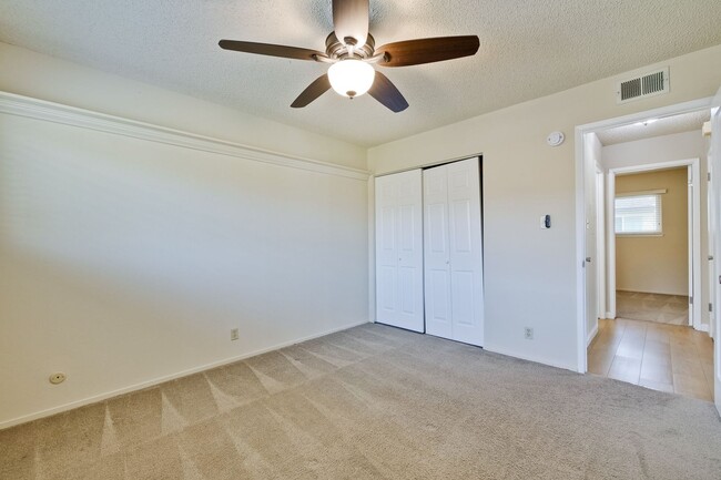 Building Photo - 2 Bedroom Condo Style Unit in South San Jo...