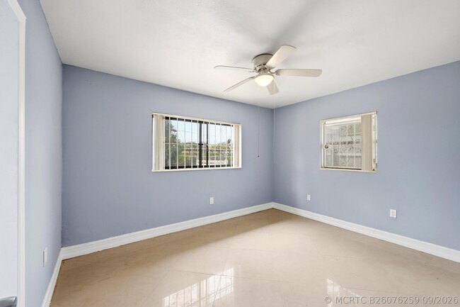 Building Photo - 740 E Evanston Cir