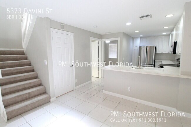 Building Photo - 5373 Davini St