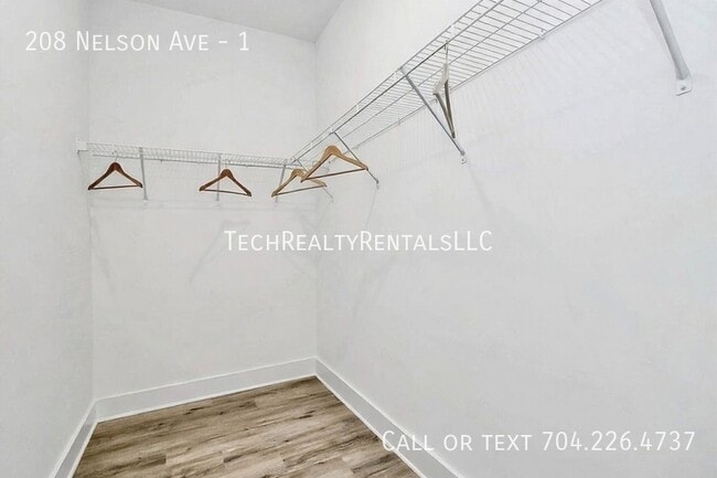 Building Photo - 208 Nelson Ave