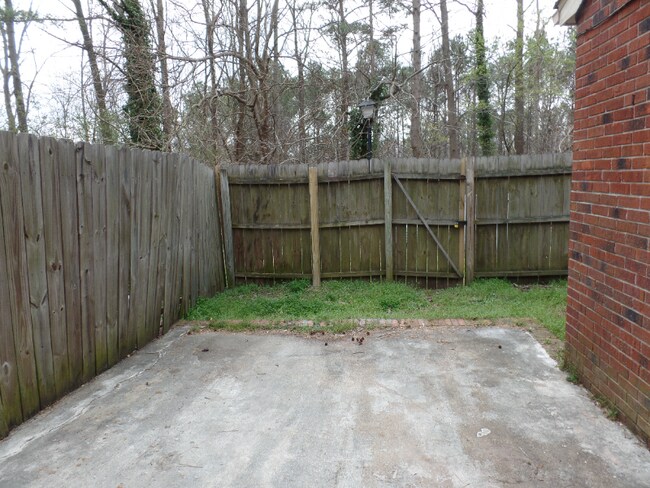 Building Photo - 375 Circuit Ln