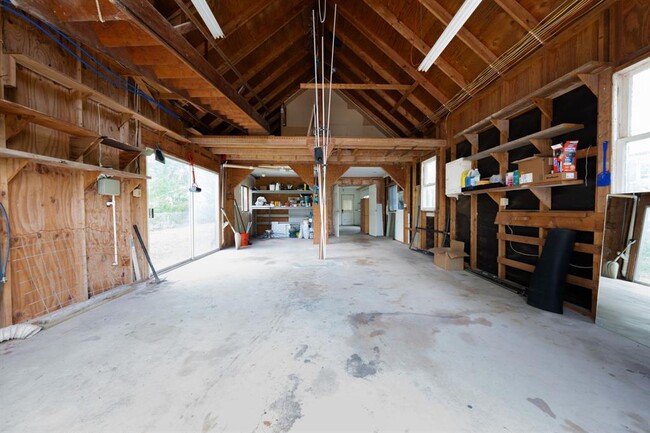 Building Photo - 512 E 49th St