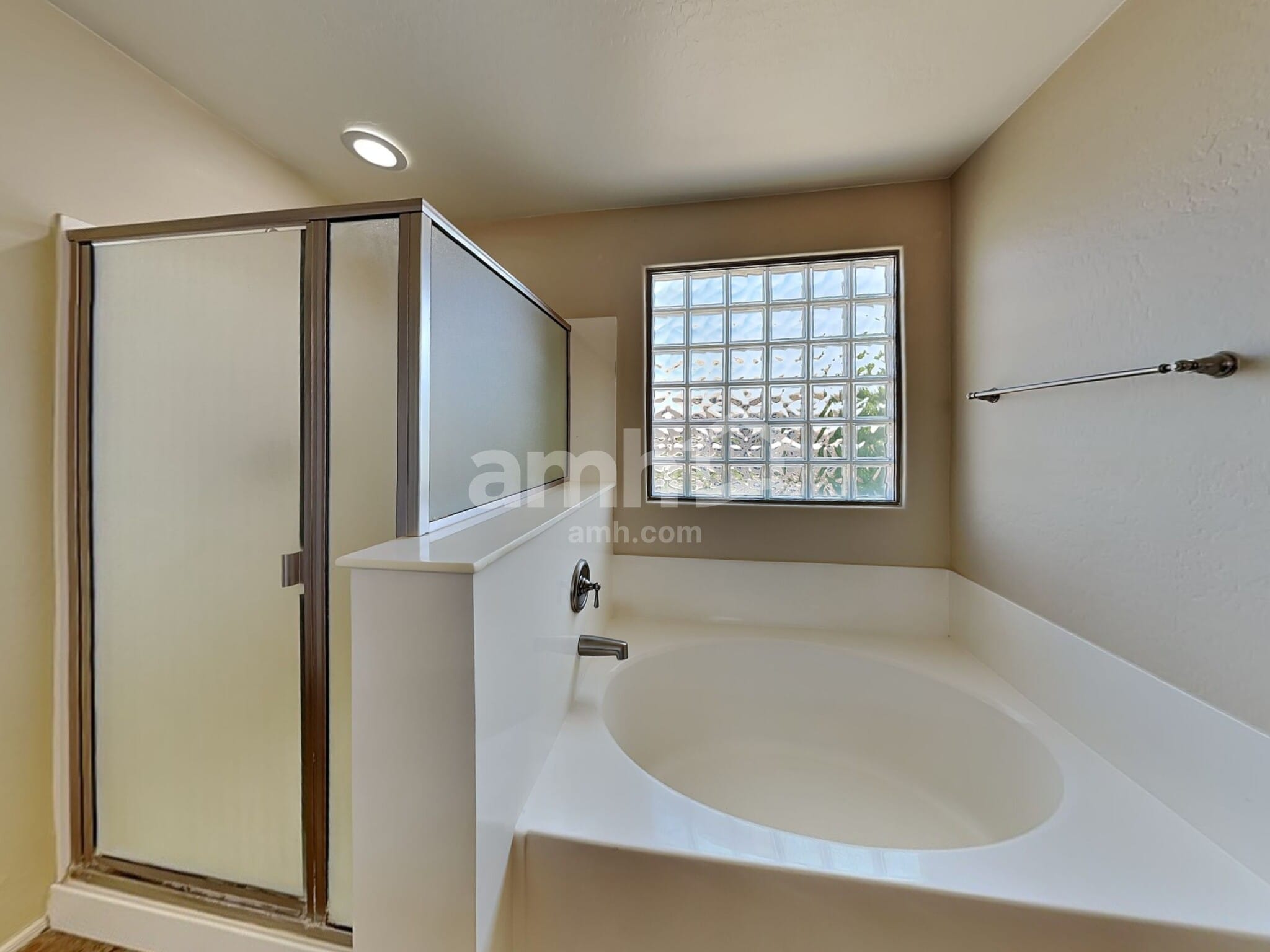 Building Photo - 2422 W Hunter Ct