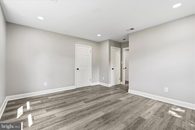 Building Photo - 2608 Holly Dr