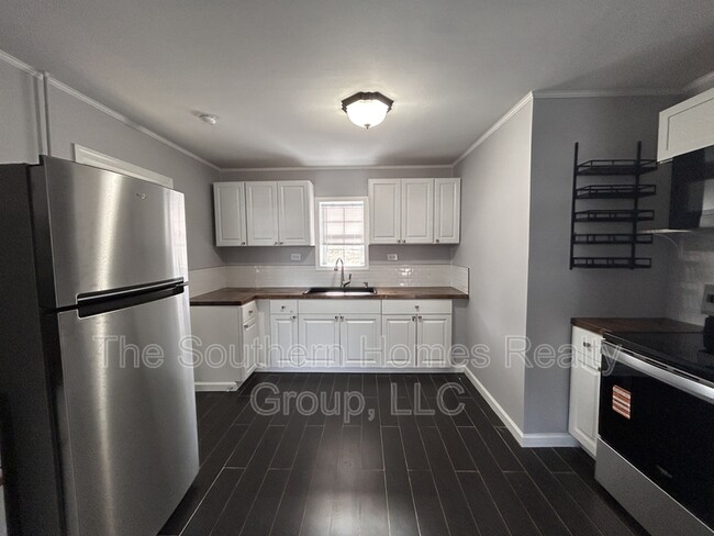 Building Photo - 1502 Richardson St