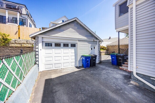 Building Photo - 17 Puritan Rd