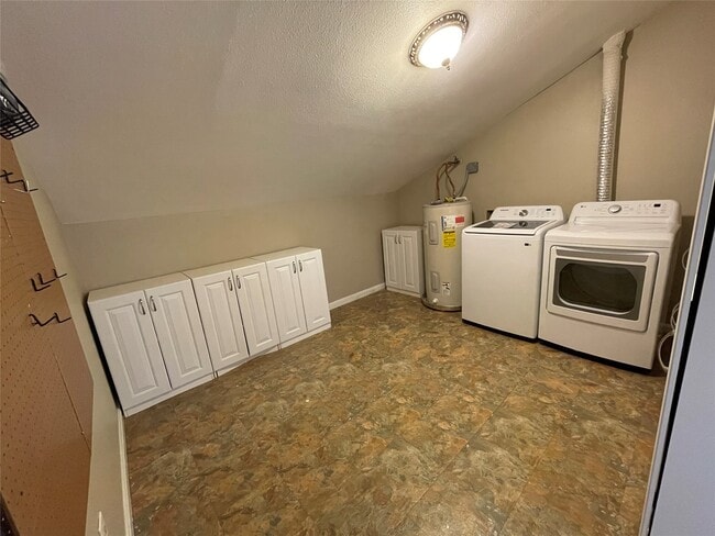Building Photo - 12315 Glenview Dr