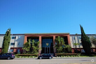 Building Photo - 1 Bedroom Condo For Lease in Fullerton