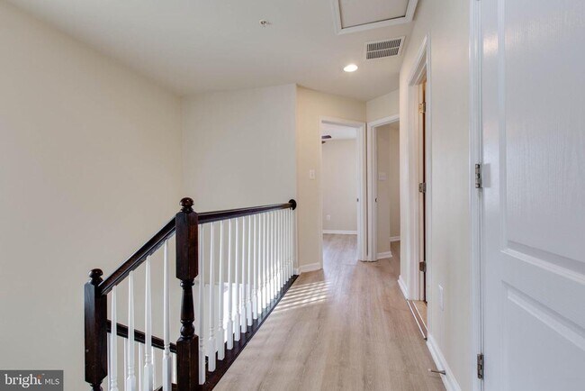 Building Photo - 1919 Beckman Ter