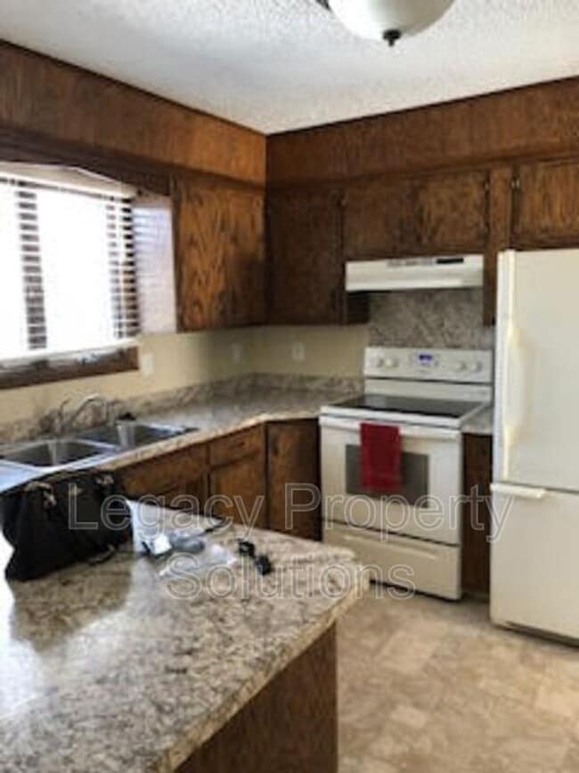 Building Photo - Modern Twin home in North Bismarck – Convenient Location & Comfortable Living!