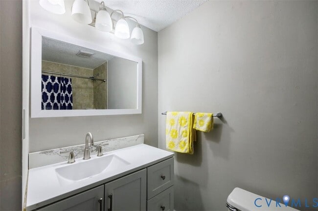 Building Photo - 5712 Willowbranch Dr