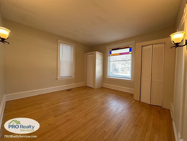 Building Photo - 2208 NE 2nd St