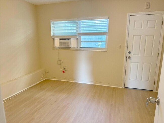 Building Photo - 2001 S Ocean Dr