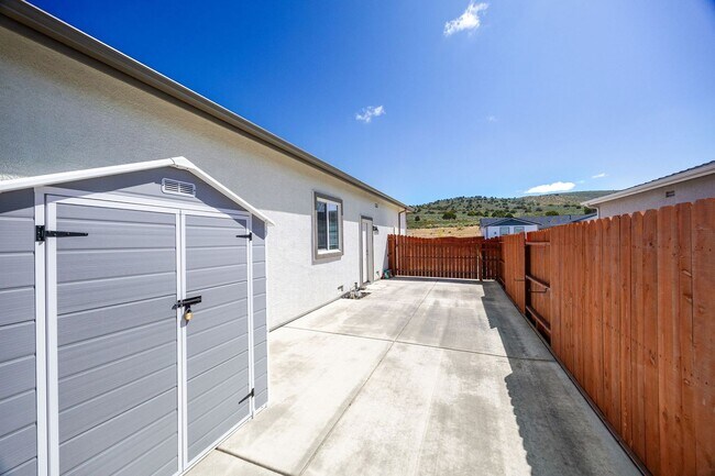 Building Photo - New 3 bedroom/2 bath/3 car garage for Rent