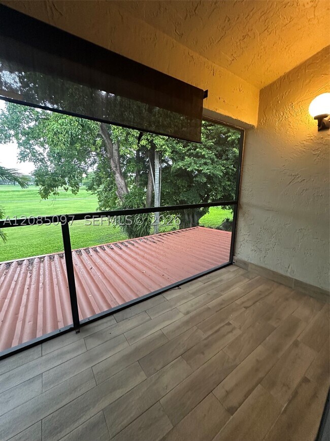 Building Photo - 14357 Kendale Lakes Dr