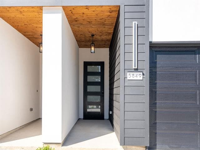 Building Photo - 5849 Millar Dr