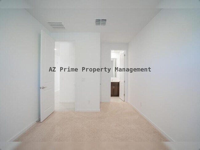 Building Photo - 17317 W Running Deer Trl