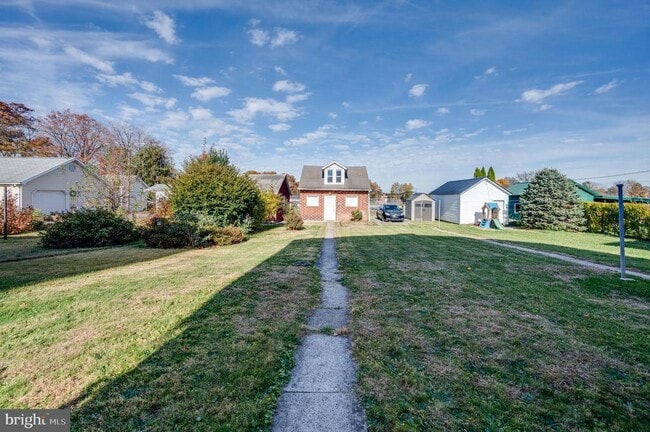 Building Photo - 121 W Arch St