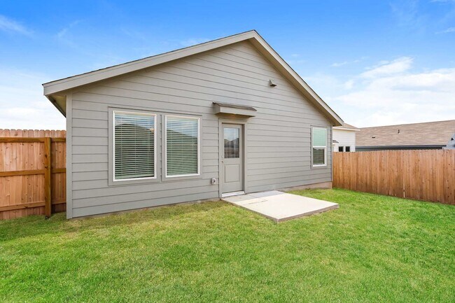 Building Photo - 3704 Axis Hl St