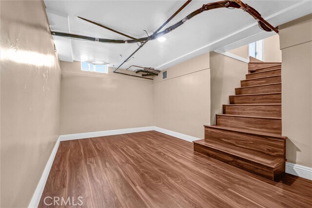 Building Photo - 423 S Poinsettia Ave