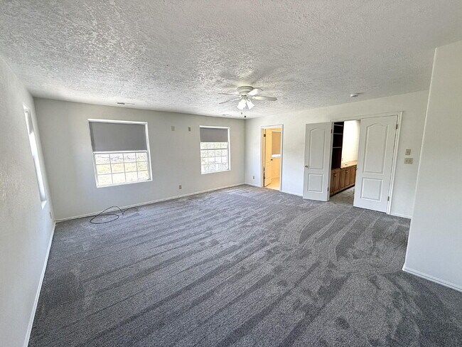 Building Photo - AVAILABLE AUGUST 4TH- RENT - 5 BDRM - 5 1/2 BATH - VIEWS VIEWS VIEWS