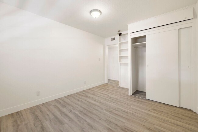 Building Photo - Reburbished 3bd/2ba, 2,275 sq ft home in C...