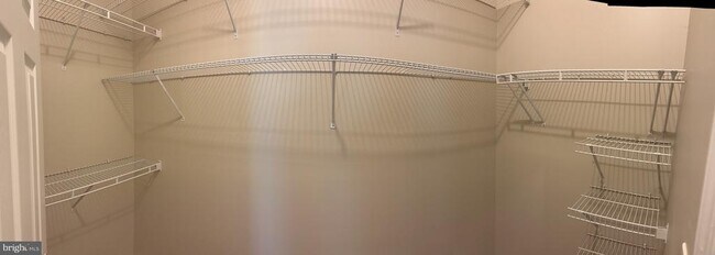 Building Photo - 1324 Garden Wall Cir