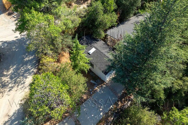 Building Photo - 45840 Coyote St