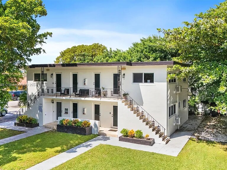 Building Photo - 1620 SW 40th Ave