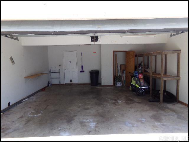 Building Photo - 19 Fox Run Cir