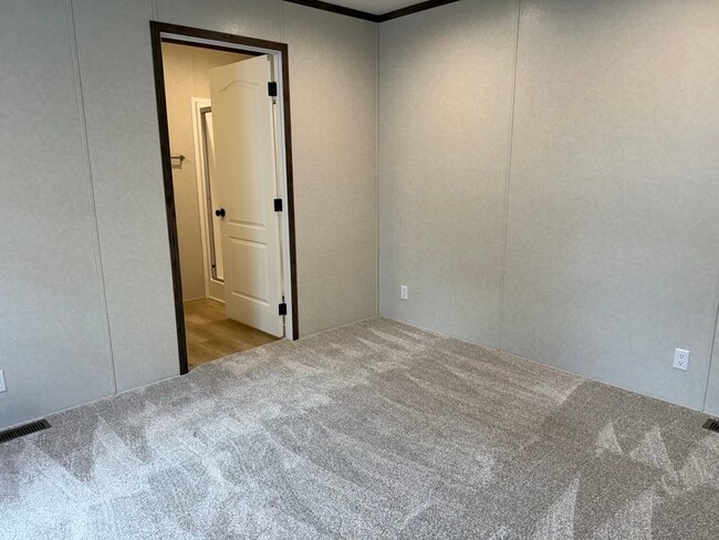 Building Photo - 48579 Leafdale Ct