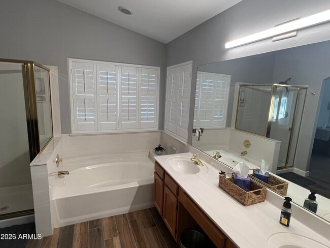 Building Photo - 4052 E Chaparosa Way