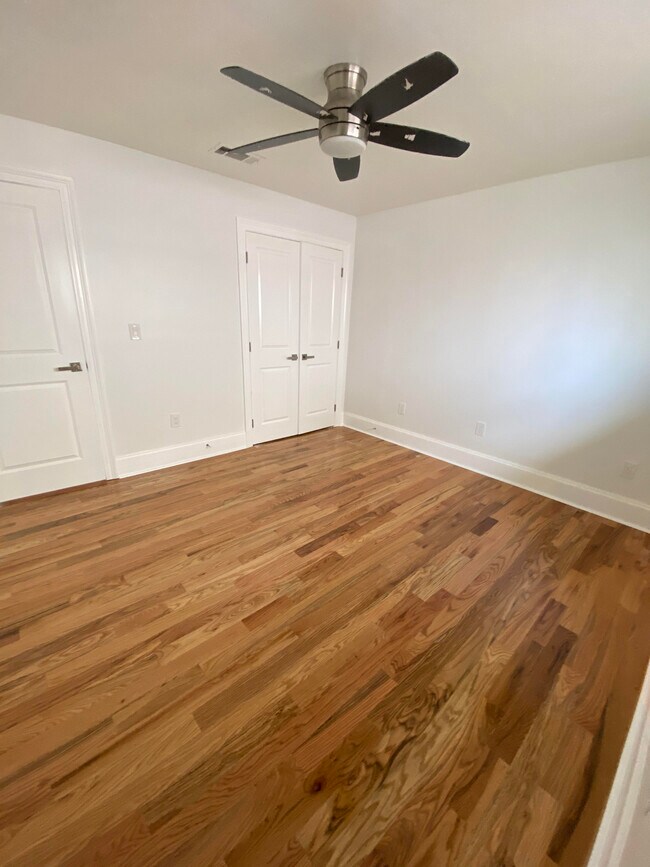 Master Bed - 4918 Eastern St