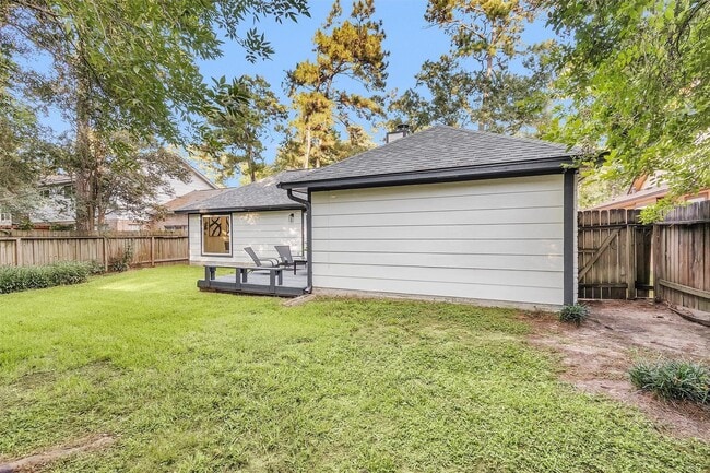 Building Photo - 6 Spurwood Ct